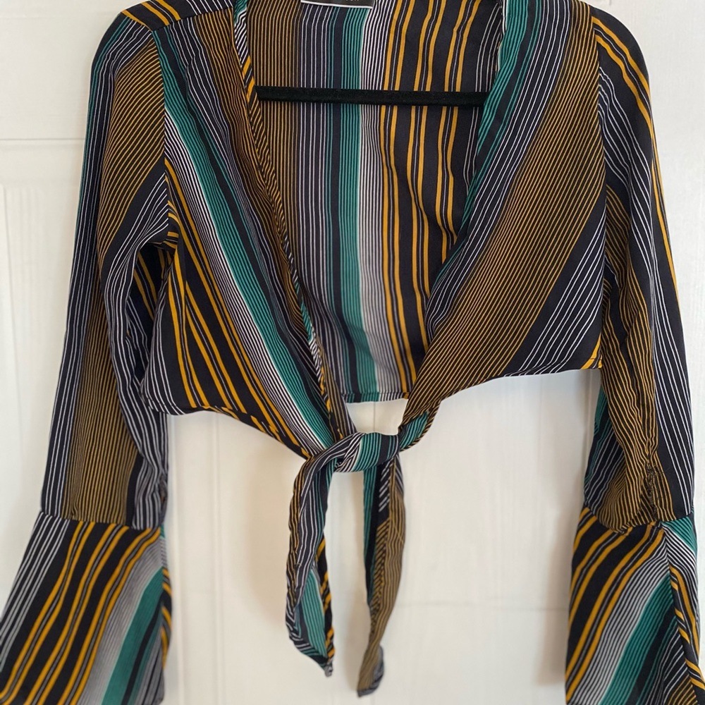 M boutique stripped cropped blouse